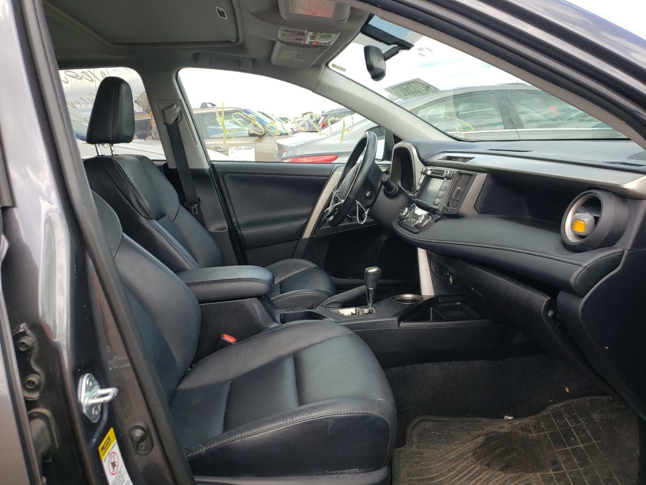 Photo 5 from auction – 2015 TOYOTA RAV4 LIMIT with VIN 2T3DFREVXFW299140