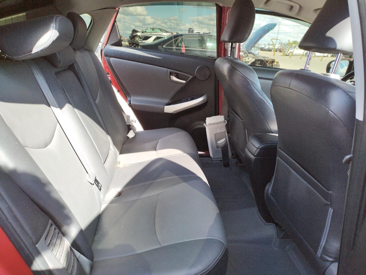 Photo 6 from auction – 2013 TOYOTA PRIUS with VIN JTDKN3DU5D5684691