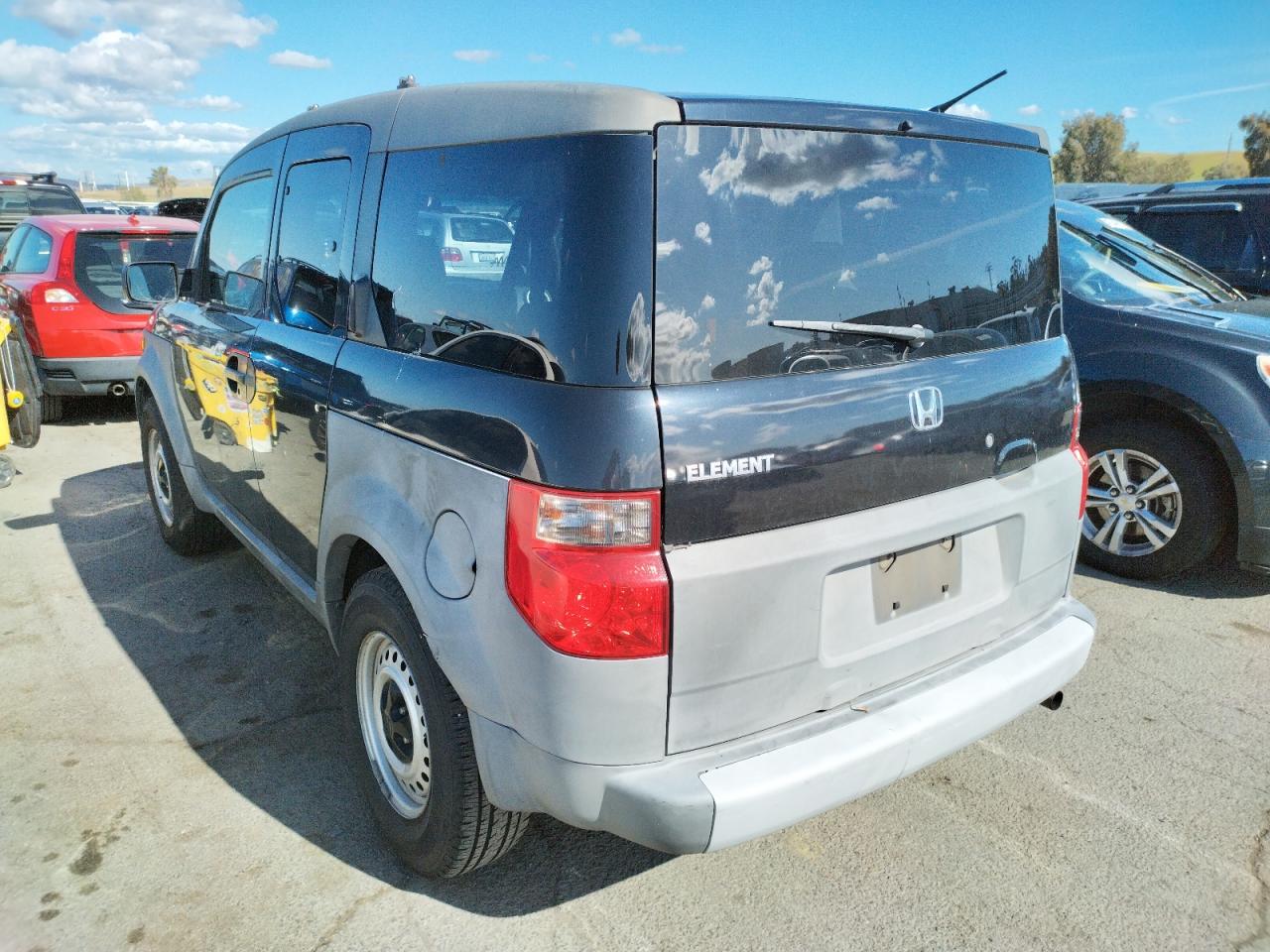 Photo 3 from auction – 2003 HONDA ELEMENT DX with VIN 5J6YH17213L012812