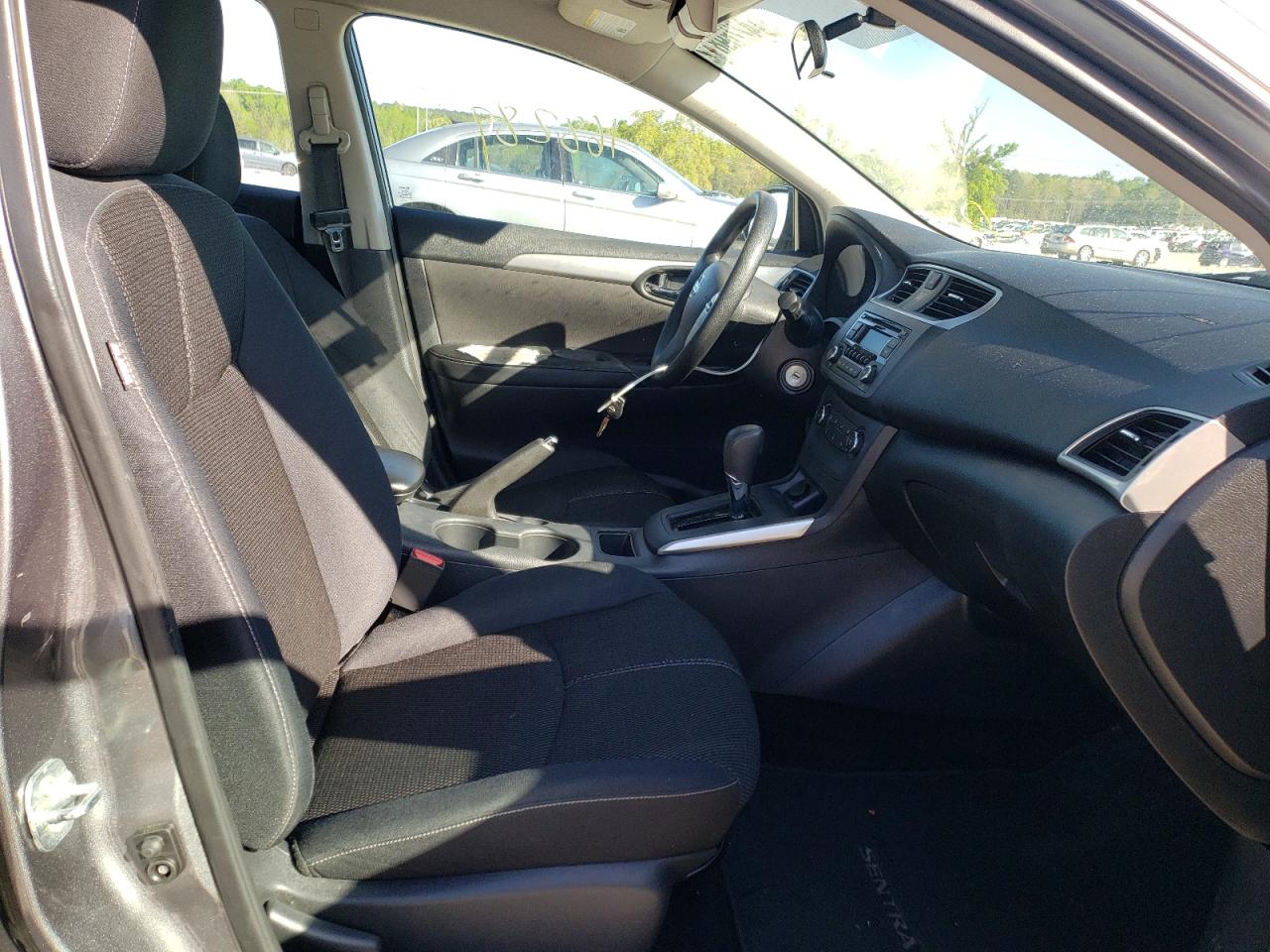 Photo 19 from auction – 2017 NISSAN SENTRA S with VIN 3N1AB7AP2HY209988