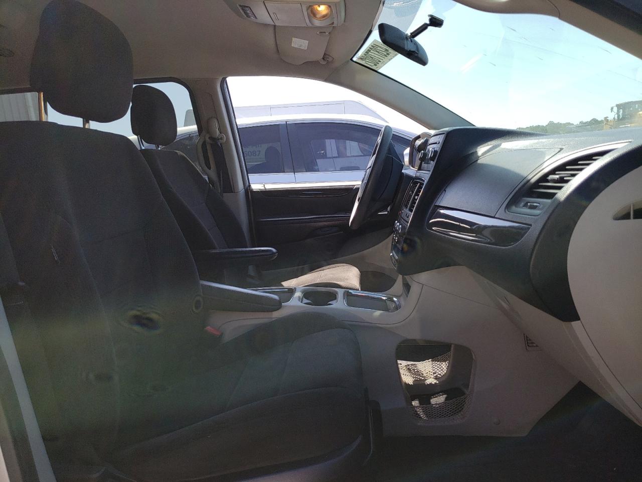 Photo 5 from auction – 2012 DODGE GRAND CARA with VIN 2C4RDGCG6CR309396