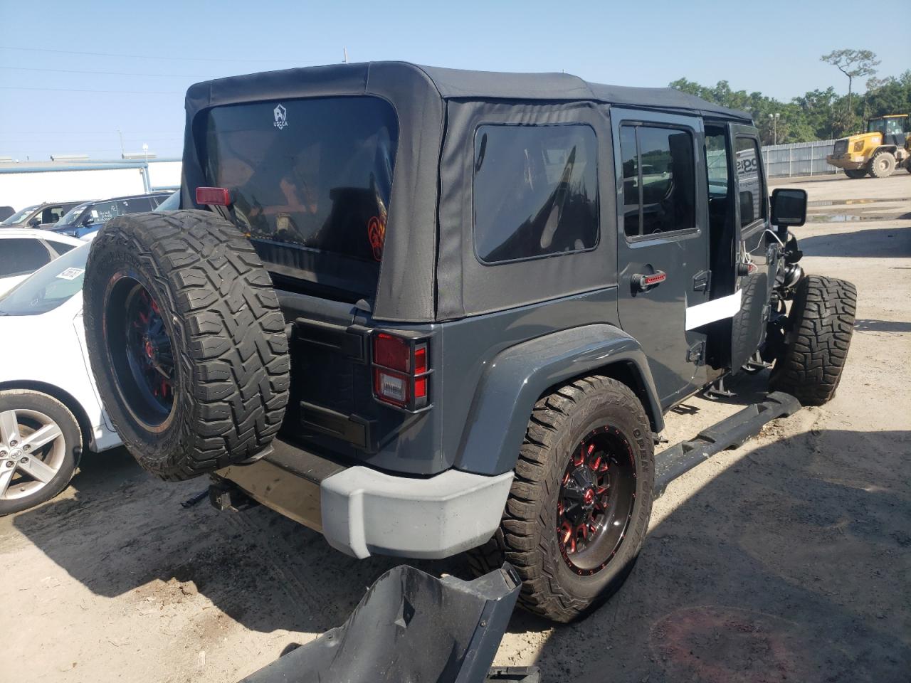 Photo 4 from auction – 2017 JEEP WRANGLER U with VIN 1C4HJWEG1HL628703