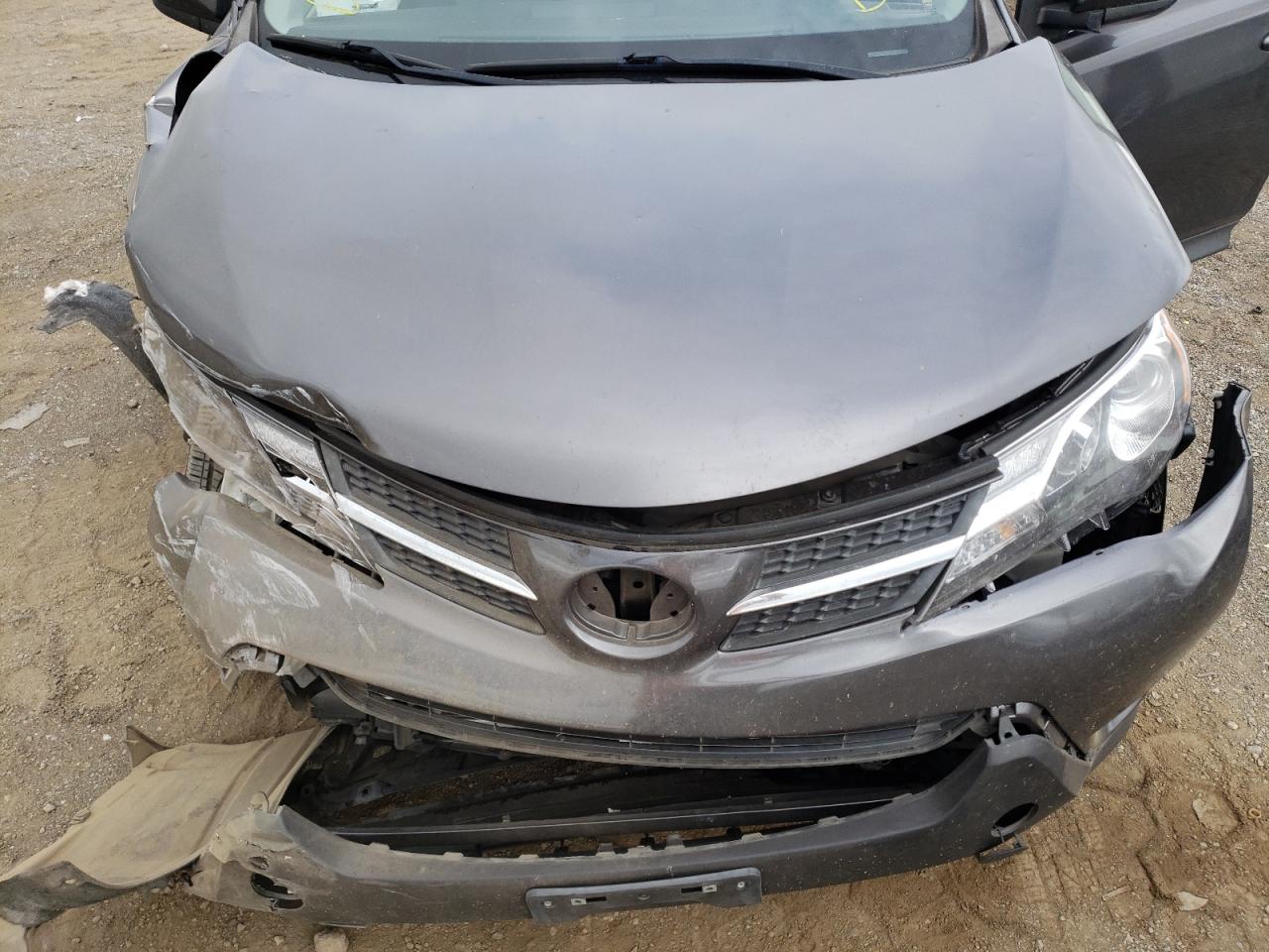 Photo 7 from auction – 2014 TOYOTA RAV4 LE with VIN JTMZFREV1EJ013887