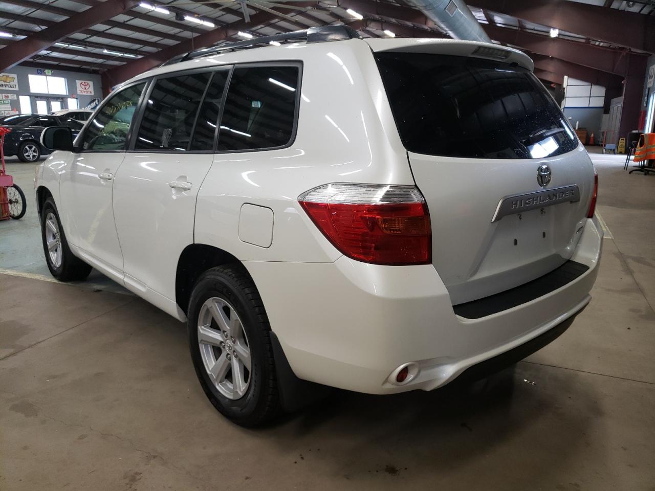 Photo 3 from auction – 2010 TOYOTA HIGHLANDER with VIN JTEBK3EH8A2164763