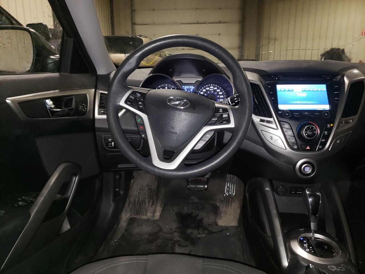 Photo 9 from auction – 2012 HYUNDAI VELOSTER with VIN KMHTC6AD3CU025881