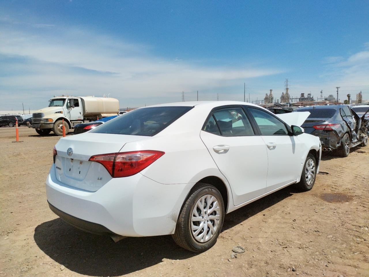 Photo 4 from auction – 2018 TOYOTA COROLLA L with VIN 5YFBURHE3JP744622