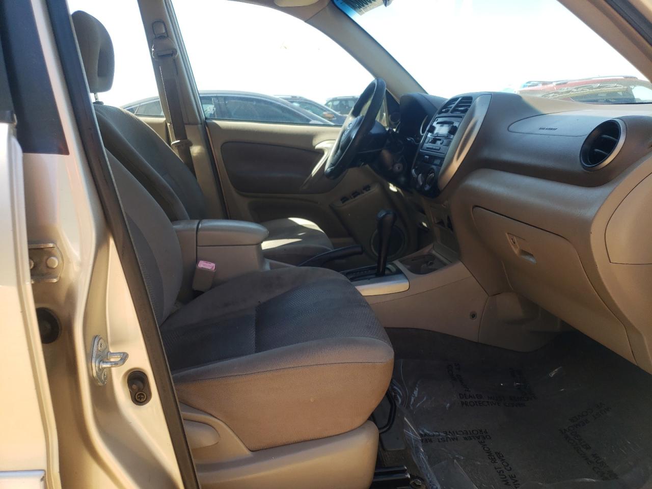 Photo 5 from auction – 2004 TOYOTA RAV4 with VIN JTEGD20V440020327