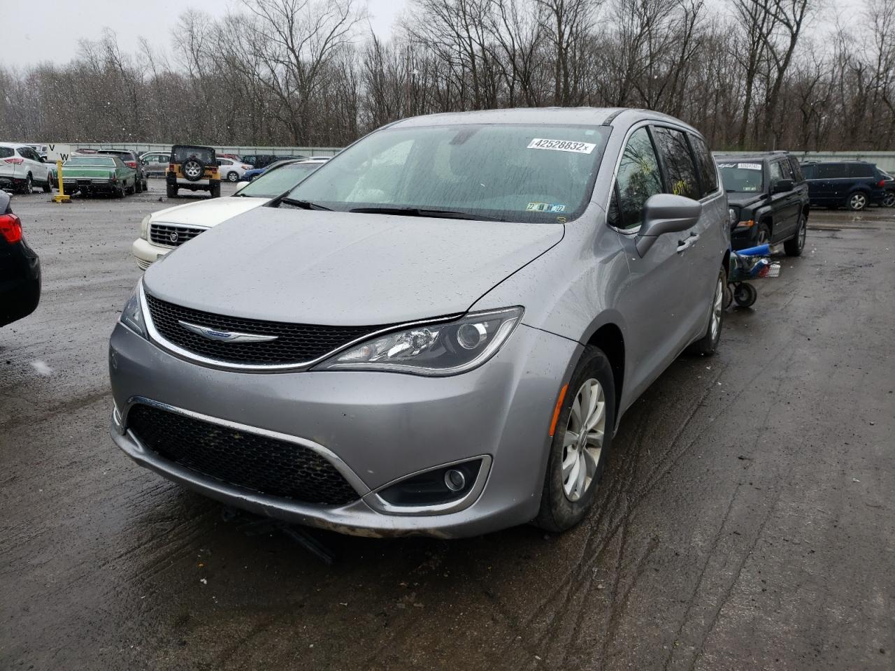 Photo 2 from auction – 2019 CHRYSLER PACIFICA T with VIN 2C4RC1FGXKR550193