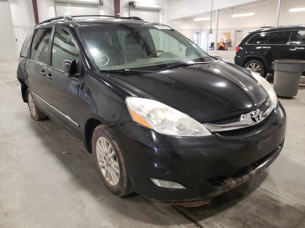 Photo 1 from auction – 2010 TOYOTA SIENNA XLE with VIN 5TDDK4CC6AS032894