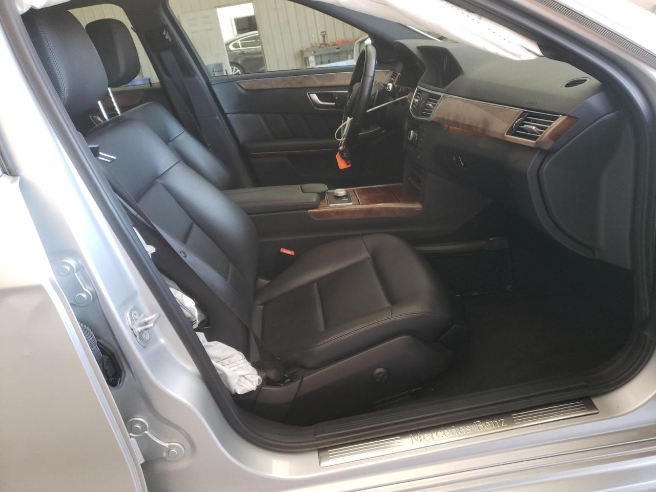 Photo 5 from auction – 2012 MERCEDES-BENZ E 350 with VIN WDDHF5KB9CA650706
