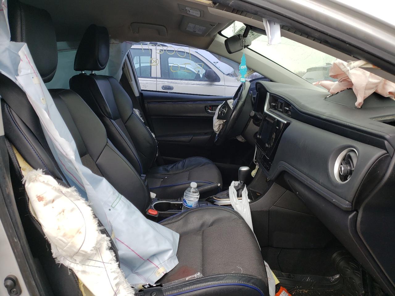 Photo 5 from auction – 2017 TOYOTA COROLLA L with VIN 5YFBURHE2HP700671