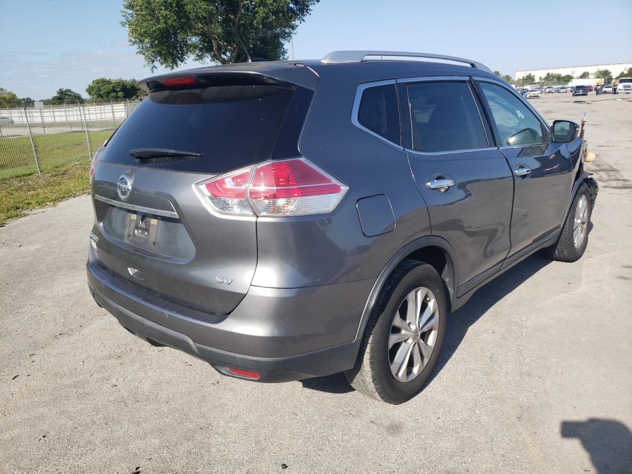 Photo 4 from auction – 2015 NISSAN ROGUE S with VIN KNMAT2MT3FP528627