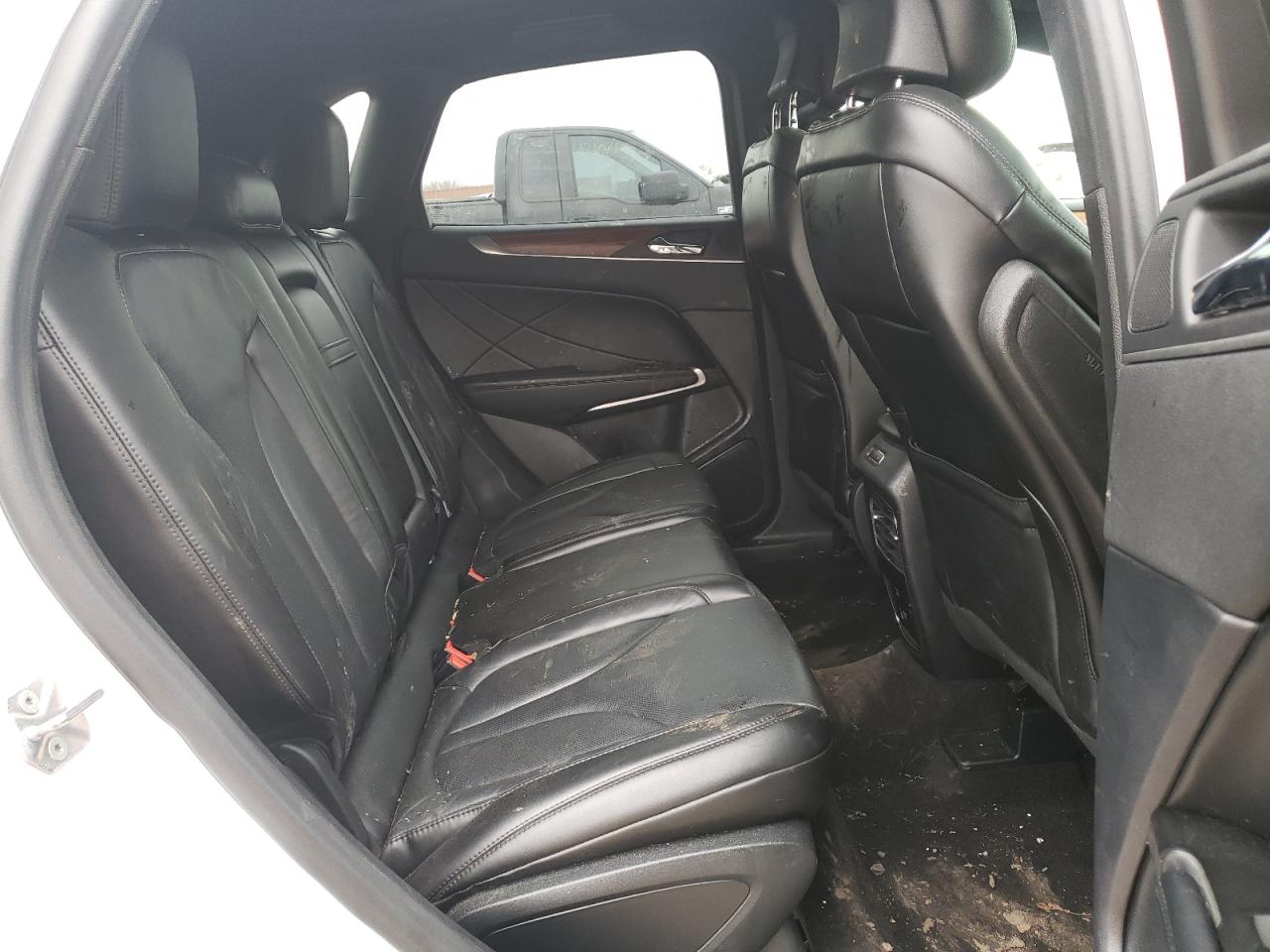 Photo 6 from auction – 2019 LINCOLN MKC RESERV with VIN 5LMCJ3D95KUL44660