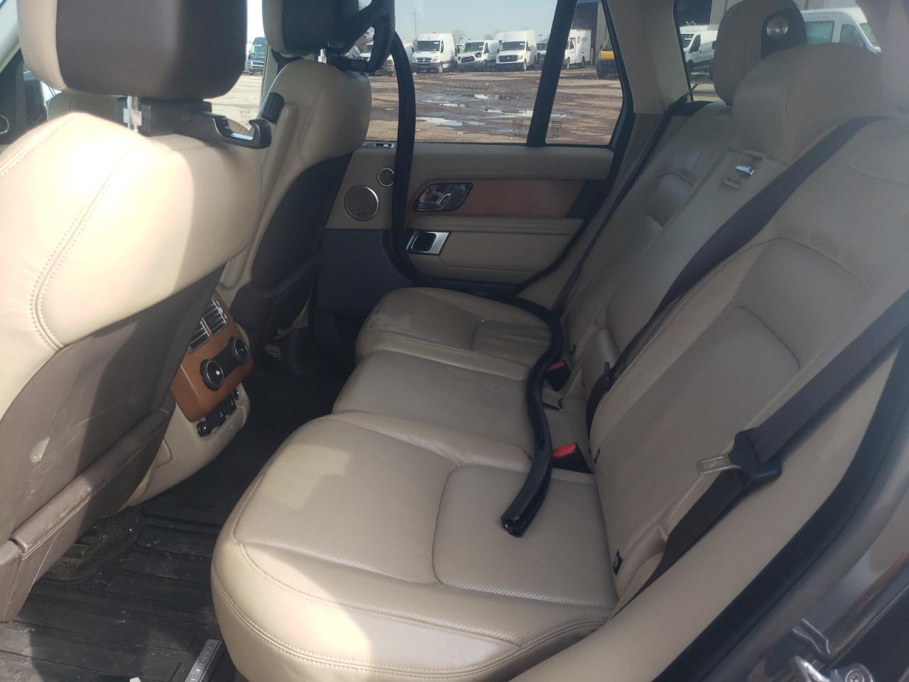 Photo 6 from auction – 2019 LAND ROVER RANGE ROVE with VIN SALGS2RE4KA538872