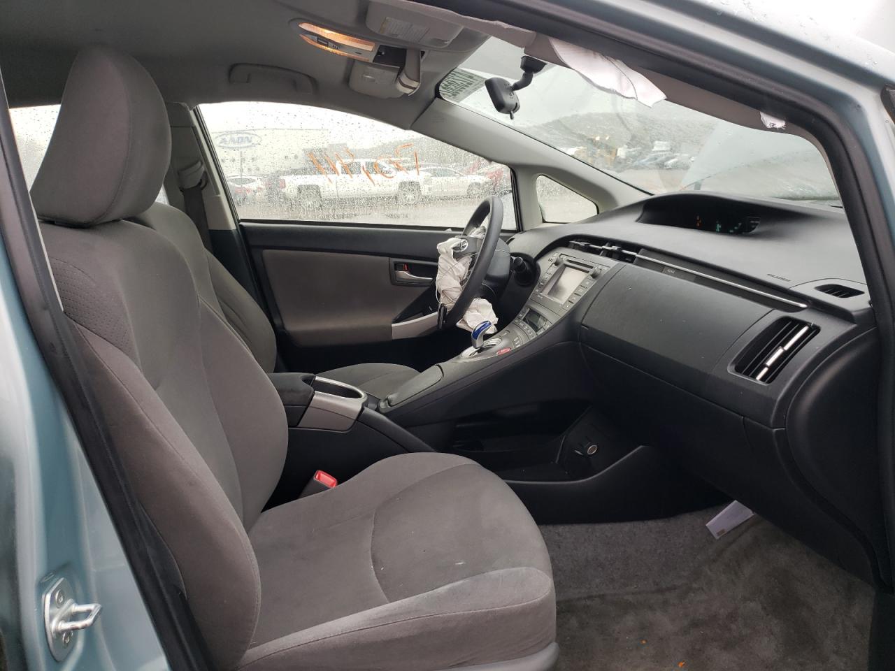 Photo 5 from auction – 2013 TOYOTA PRIUS with VIN JTDKN3DU3D5668537