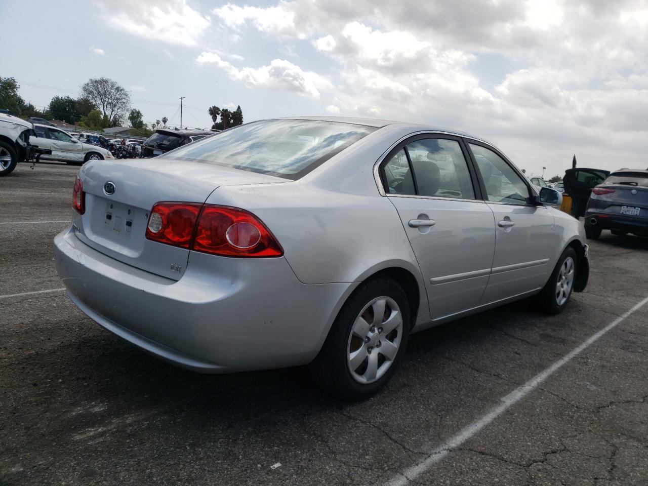 صورة رقم 4 من المزاد - 2008 KIA OPTIMA LX مع VIN KNAGE123585183856