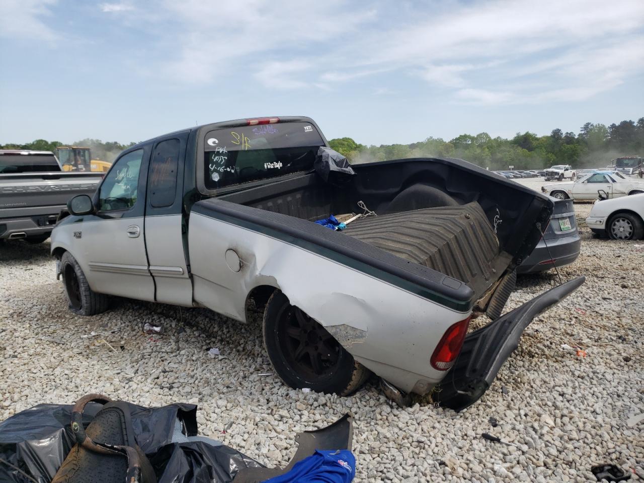 Photo 3 from auction – 2002 FORD F150 with VIN 1FTRX17W72NB84099