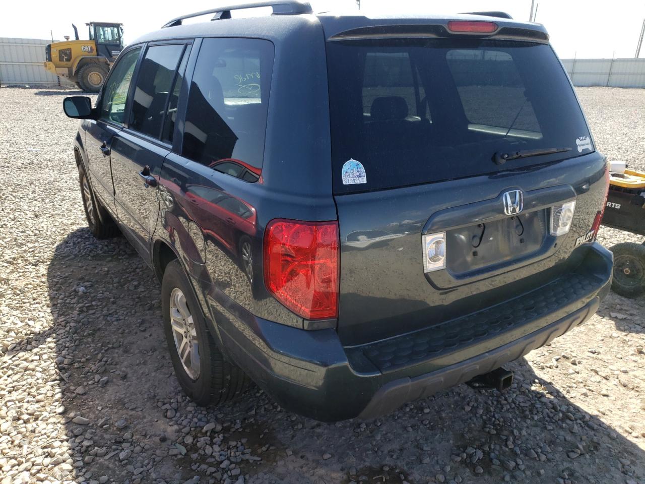 Photo 3 from auction – 2005 HONDA PILOT EXL with VIN 2HKYF18685H543042