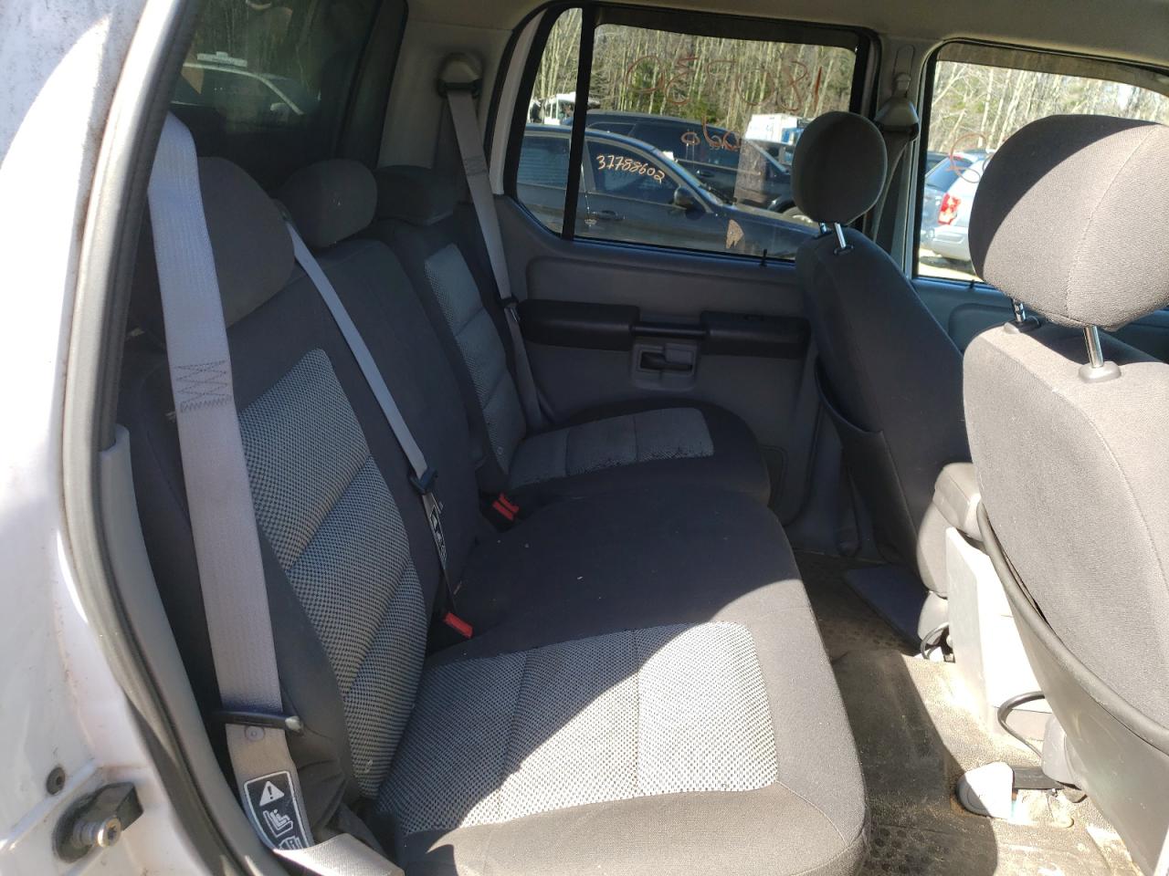 Photo 6 from auction – 2003 FORD EXPLORER S with VIN 1FMZU67E73UC14637