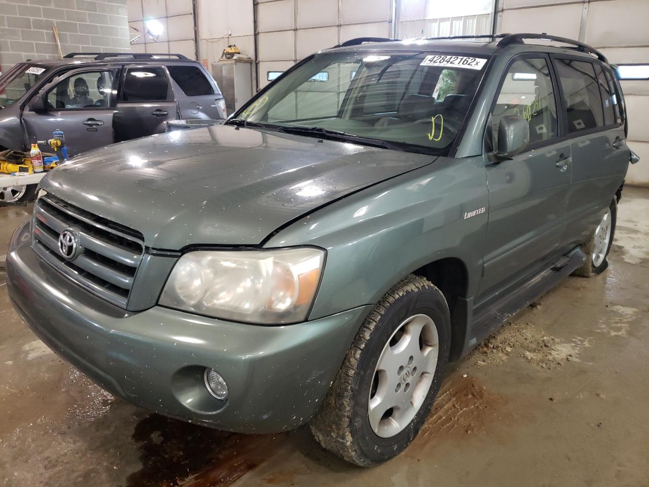 Photo 2 from auction – 2004 TOYOTA HIGHLANDER with VIN JTEEP21A440028146