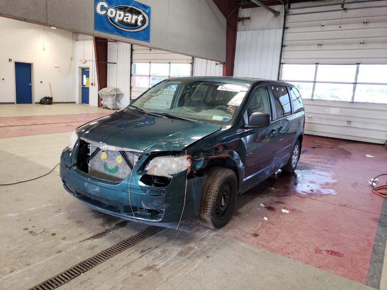 Photo 2 from auction – 2009 CHRYSLER TOWN & COU with VIN 2A8HR44E49R644392