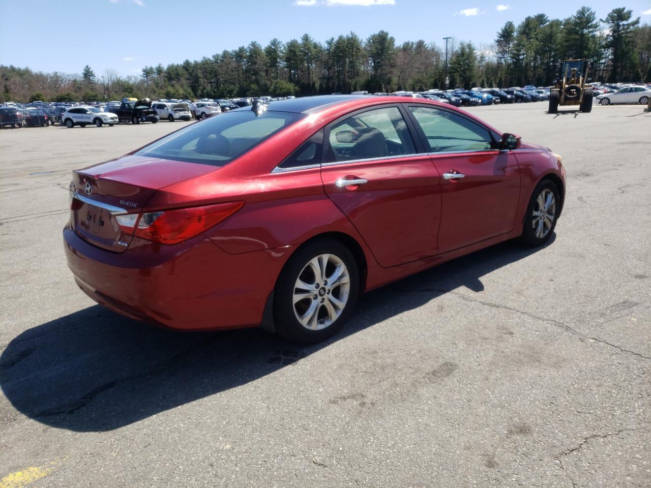Фото 4 с аукциона – 2012 HYUNDAI SONATA SE с VIN 5NPEC4AC9CH348660