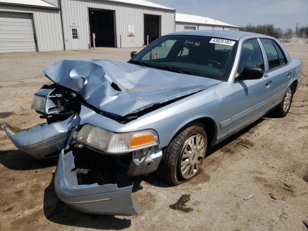 Photo 2 from auction – 2003 FORD CROWN VICT with VIN 2FAFP74W73X203962