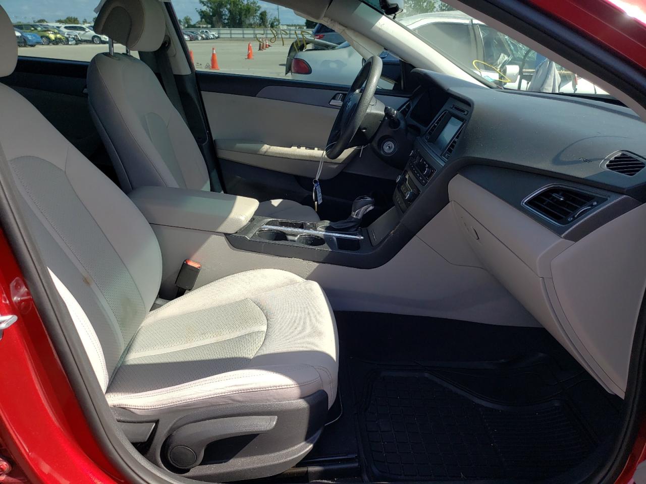 Photo 5 from auction – 2016 HYUNDAI SONATA SE with VIN 5NPE24AF4GH357897