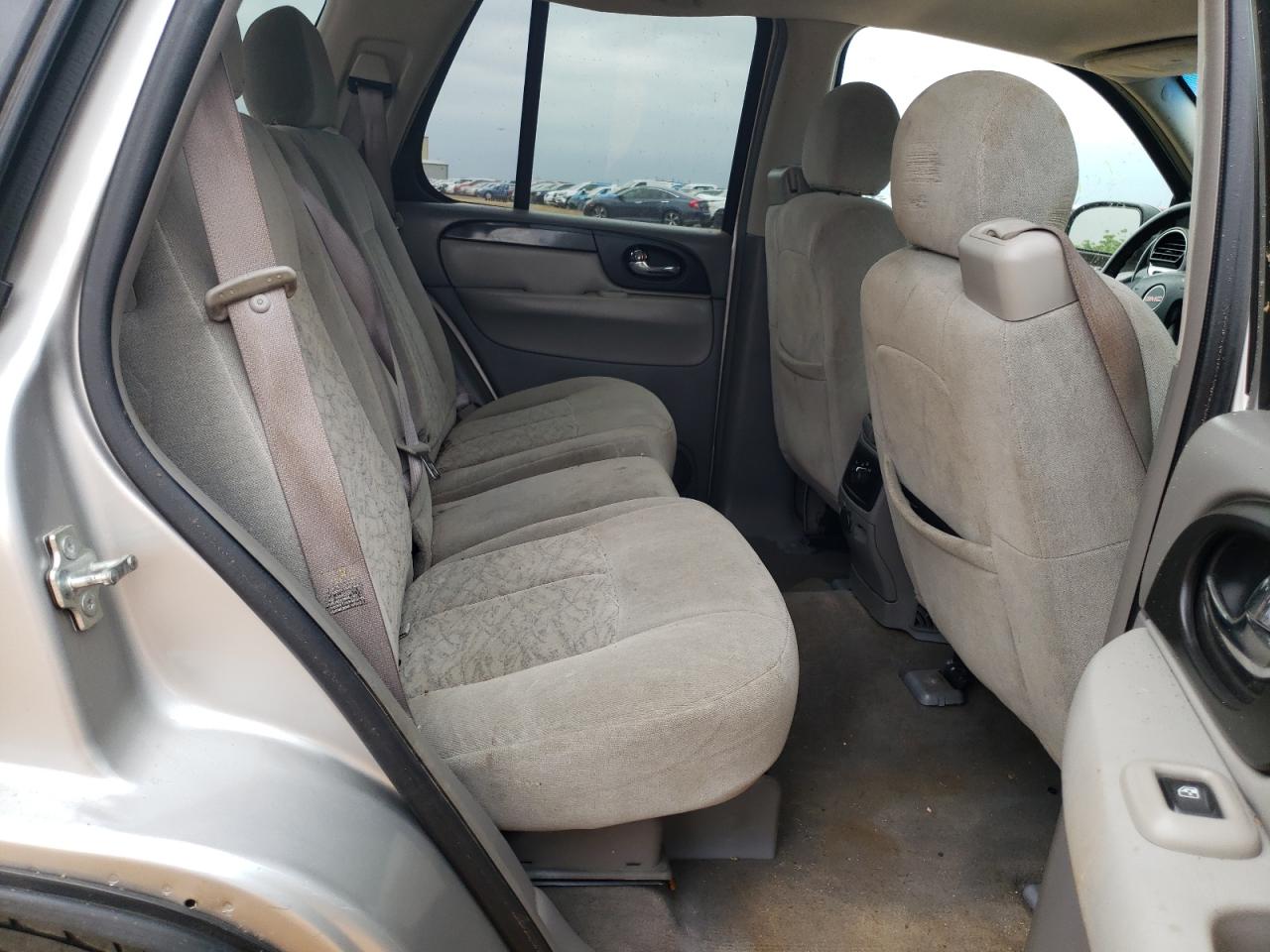 Photo 6 from auction – 2005 GMC ENVOY with VIN 1GKDS13S852206035