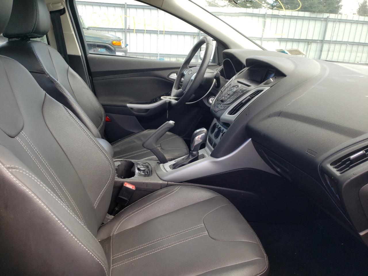 Photo 5 from auction – 2014 FORD FOCUS SE with VIN 1FADP3F26EL215269