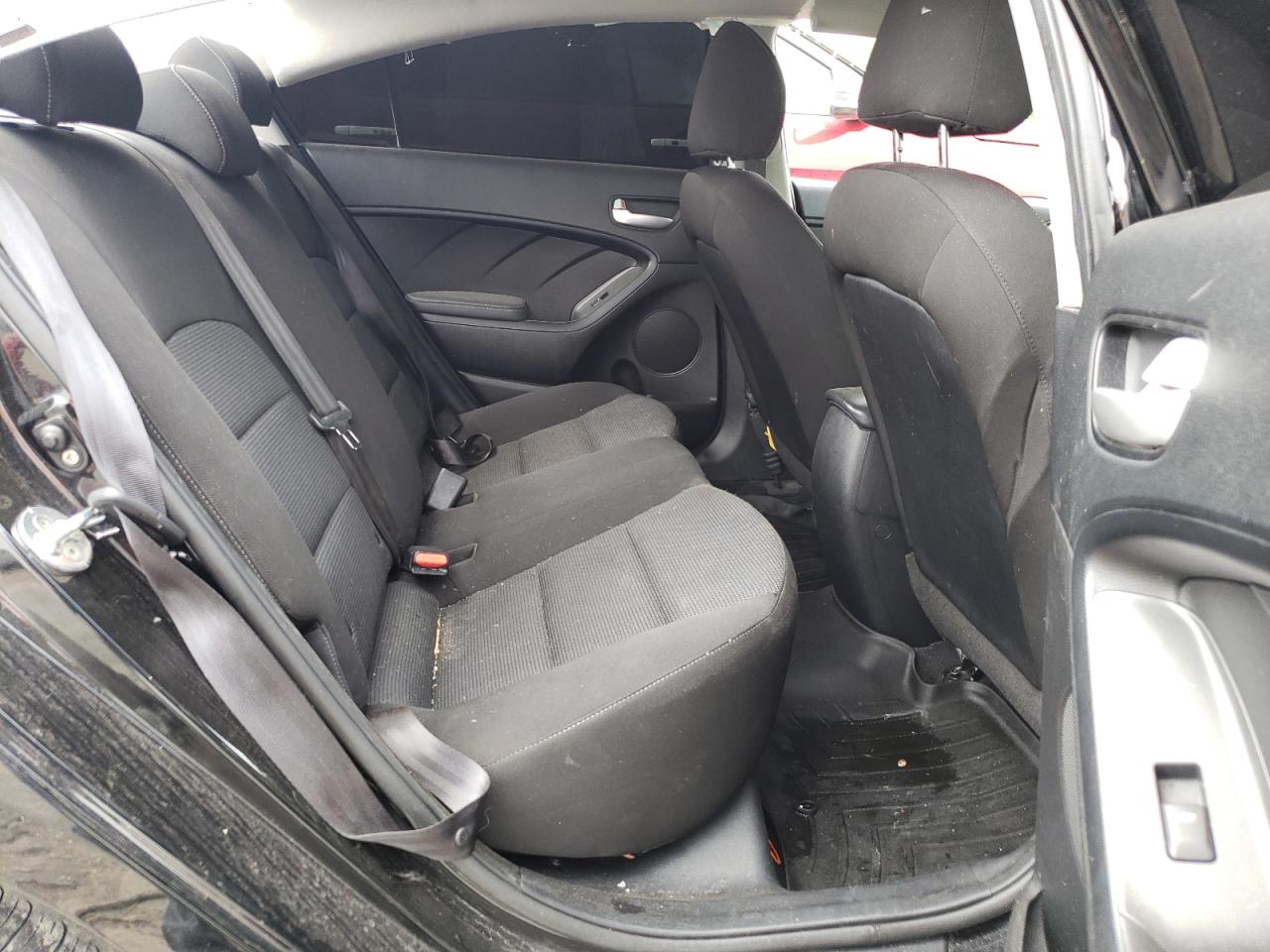 Photo 6 from auction – 2017 KIA FORTE LX with VIN 3KPFK4A77HE126740