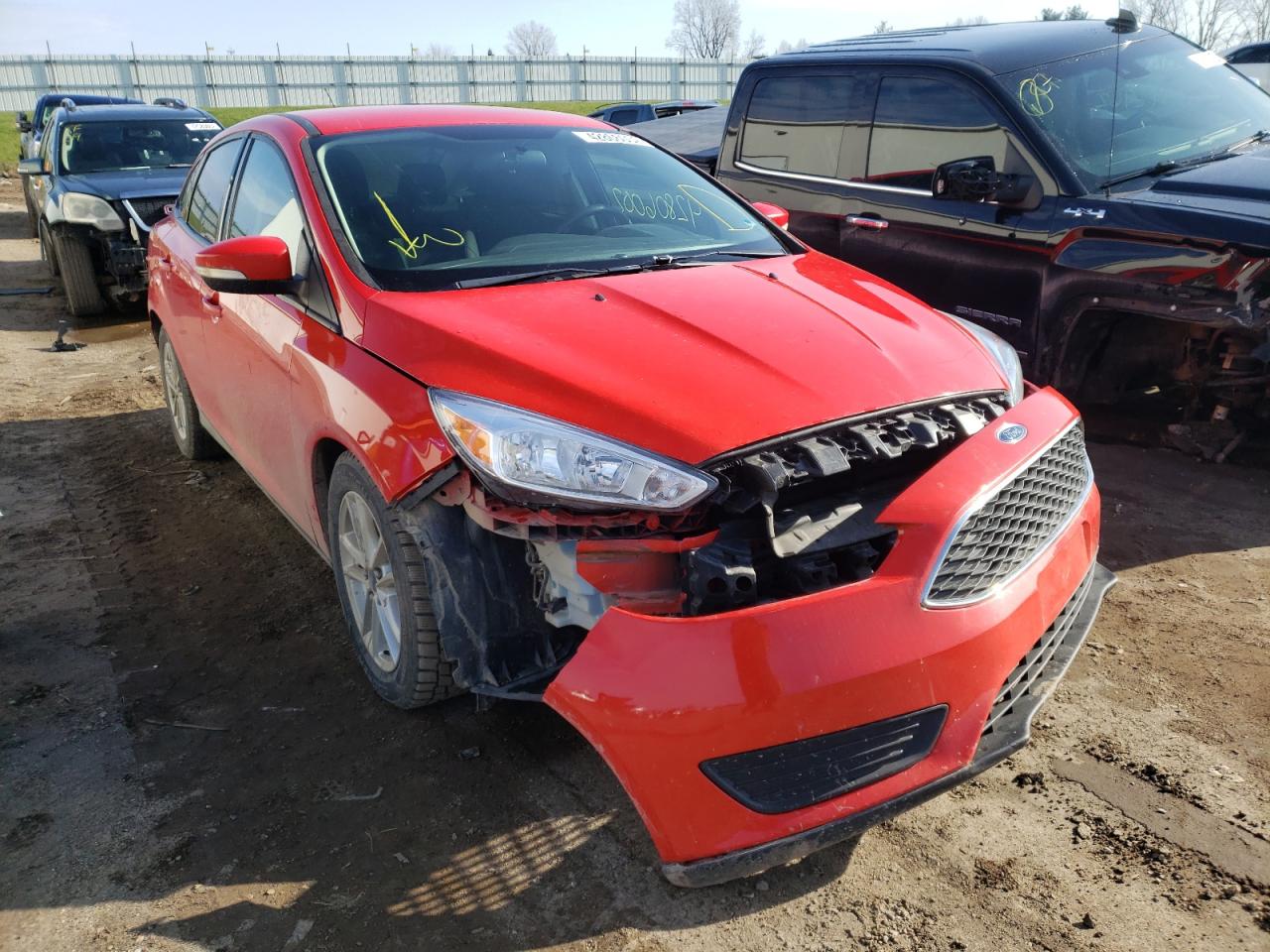 FORD FOCUS SE 2015 with VIN 1FADP3F2XFL329180 - Photo from auction
