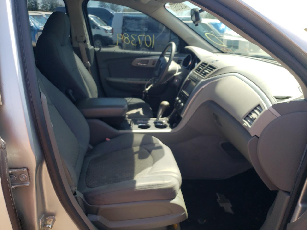 Photo 5 from auction – 2011 CHEVROLET TRAVERSE L with VIN 1GNKREED5BJ150343