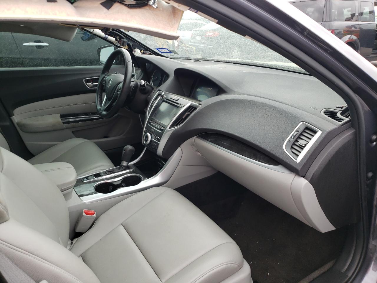 Photo 5 from auction – 2018 ACURA TLX with VIN 19UUB1F37JA001744