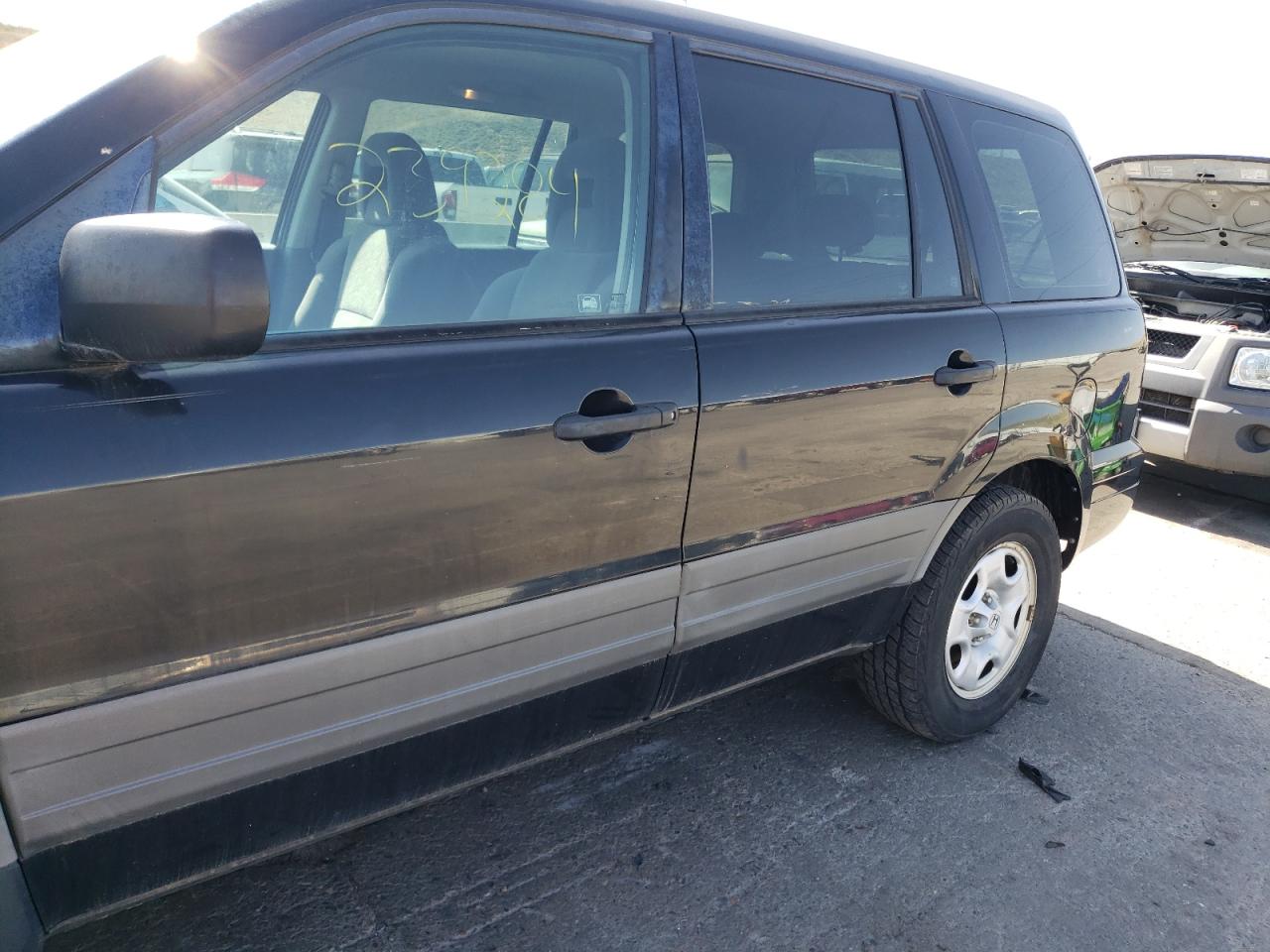 Photo 9 from auction – 2005 HONDA PILOT LX with VIN 2HKYF18125H554980