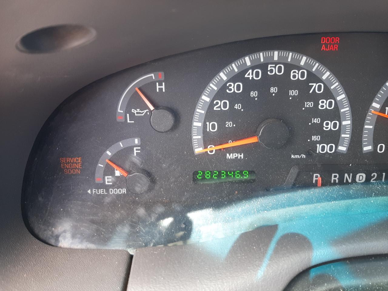 Photo 8 from auction – 2002 FORD F150 with VIN 1FTRX18L52NB76944