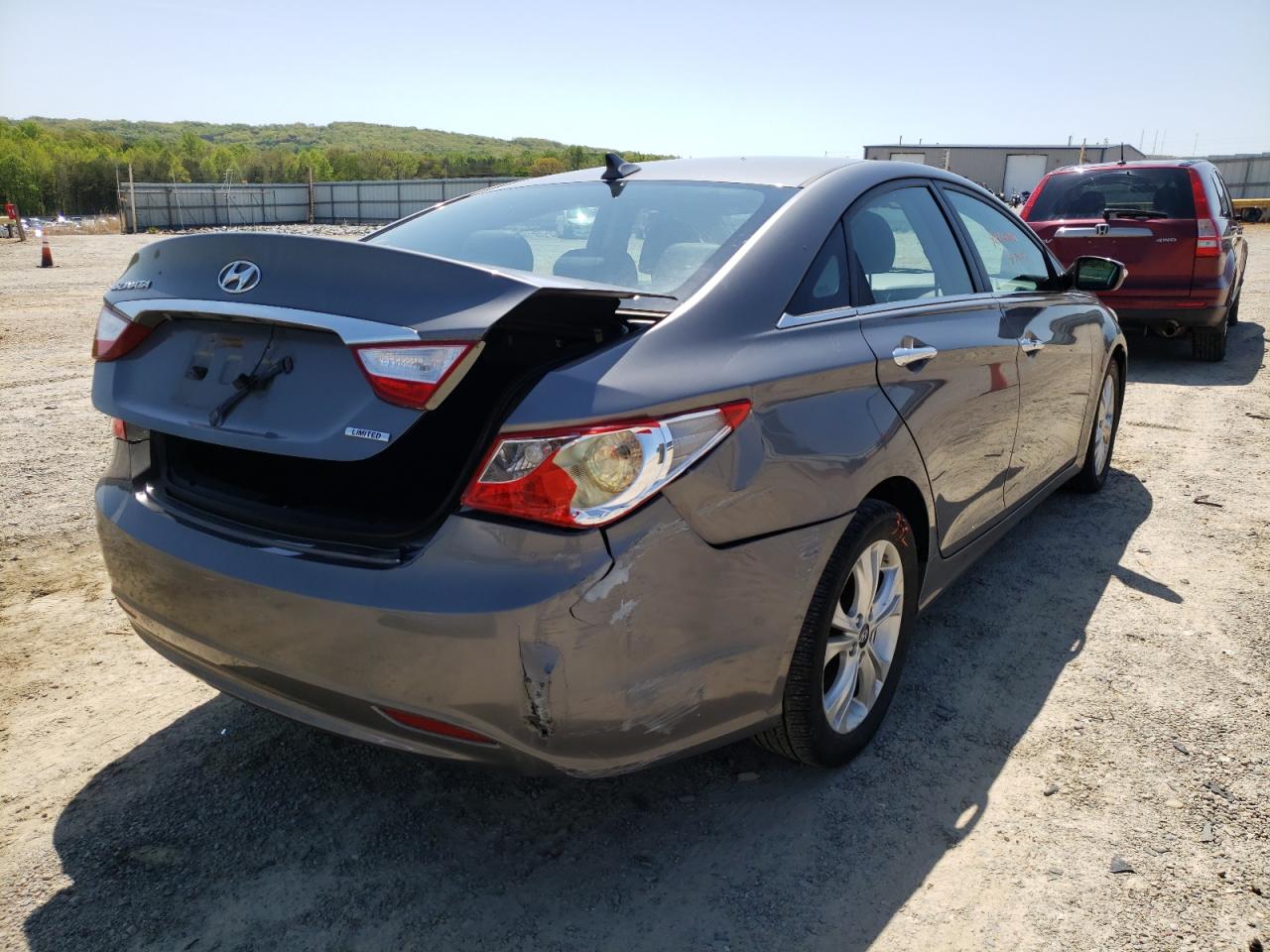 Photo 4 from auction – 2011 HYUNDAI SONATA SE with VIN 5NPEC4AC6BH081220