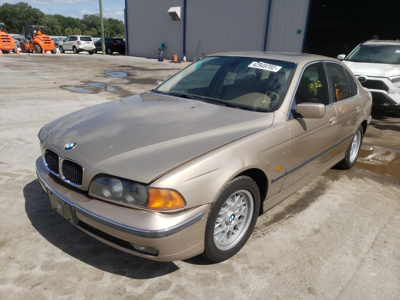 Photo 2 from auction – 2000 BMW 528 I AUTO with VIN WBADM6347YGU15758
