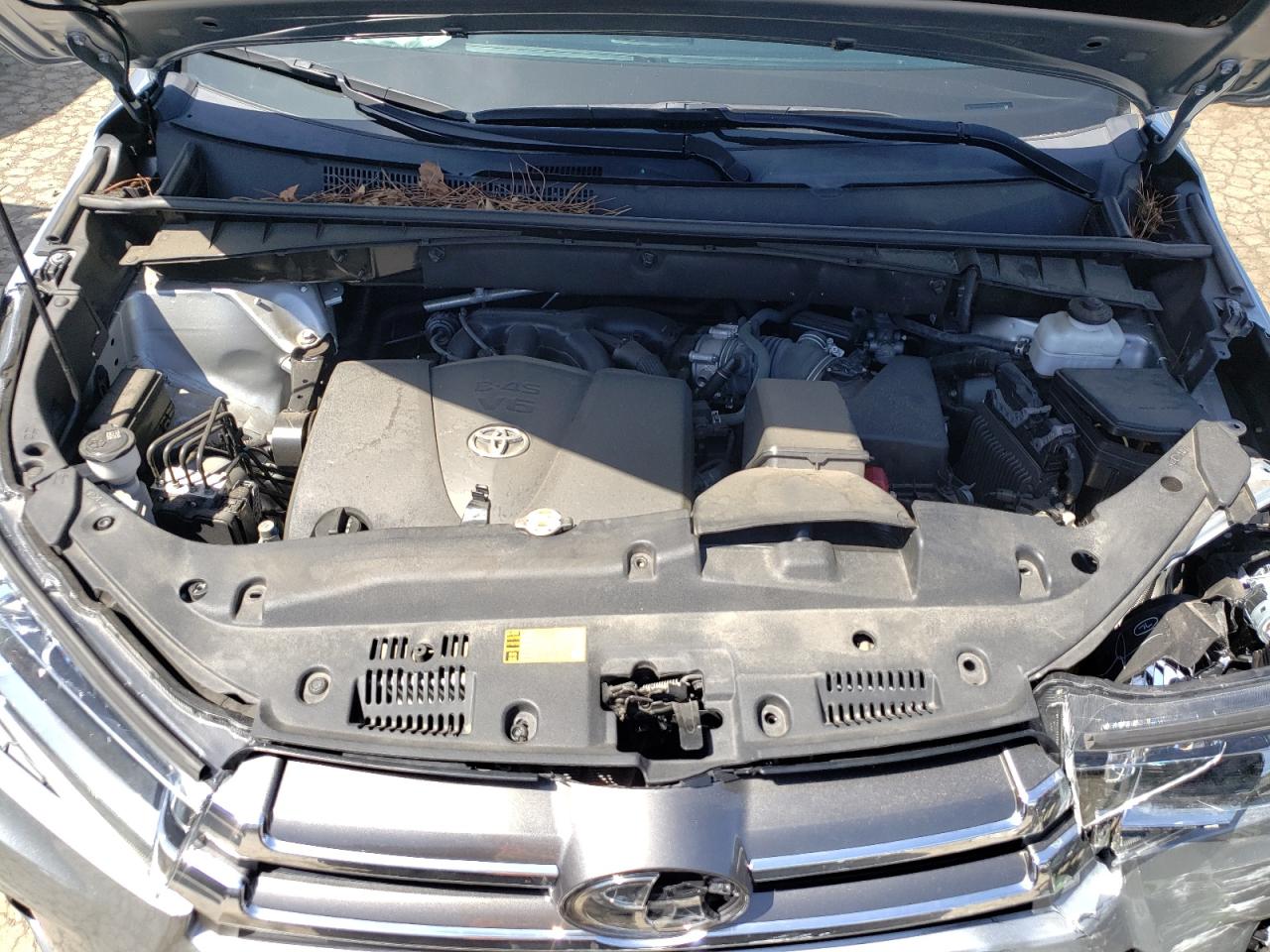 Photo 7 from auction – 2019 TOYOTA HIGHLANDER with VIN 5TDDZRFH2KS707528