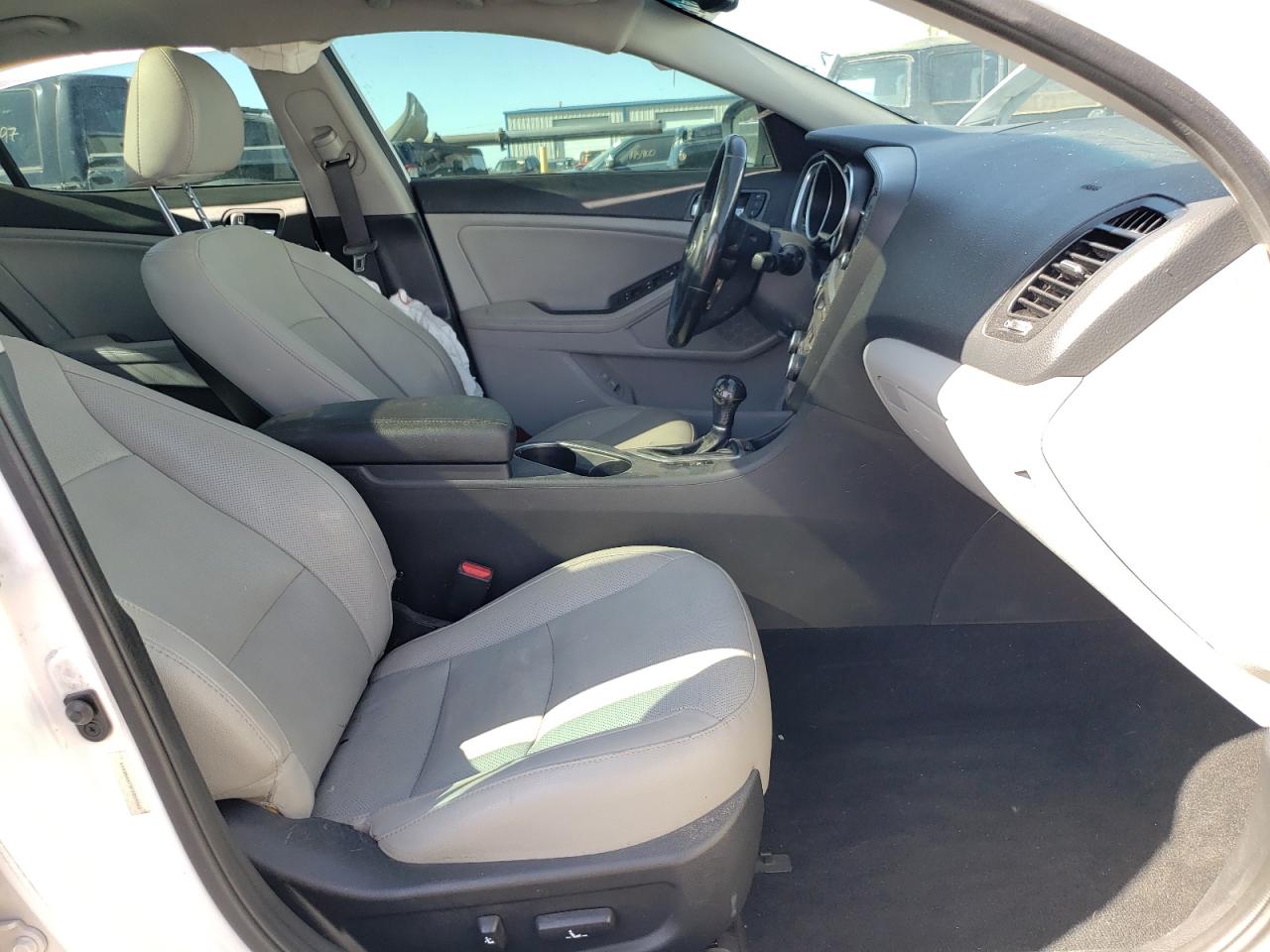 Photo 5 from auction – 2015 KIA OPTIMA EX with VIN 5XXGN4A75FG359340
