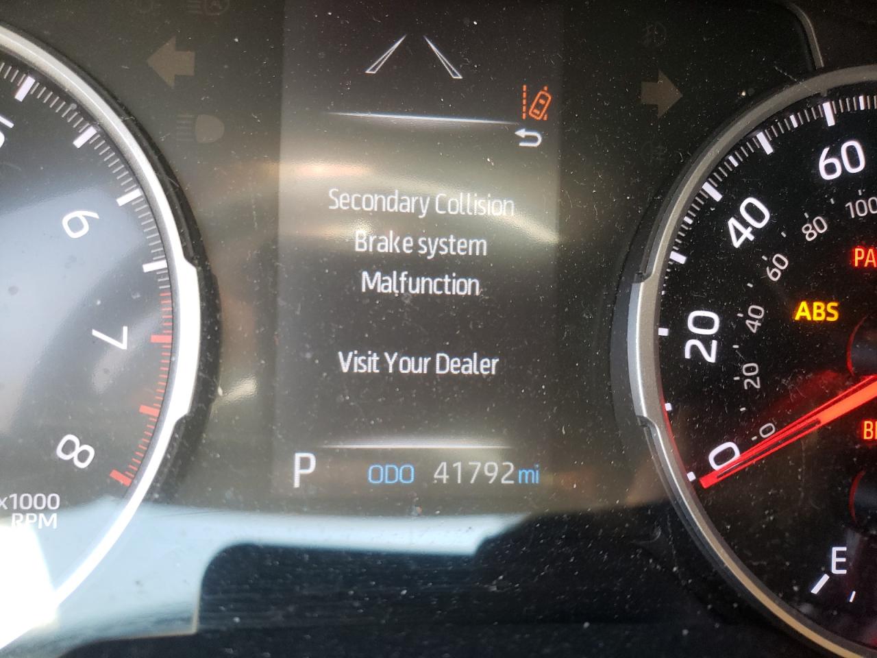 Photo 8 from auction – 2019 TOYOTA RAV4 LE with VIN 2T3F1RFVXKC046319