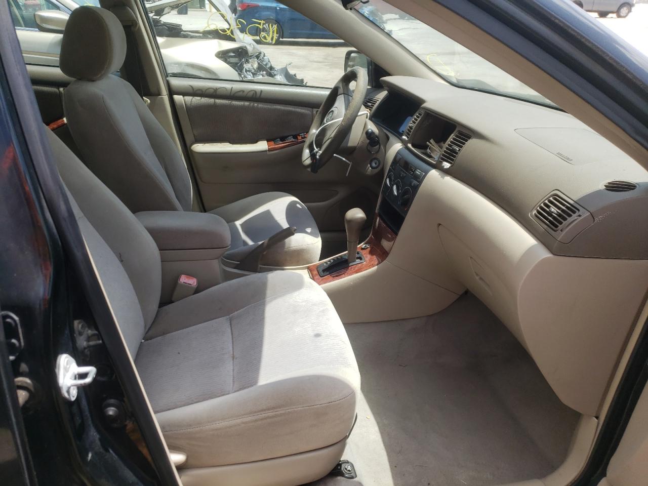 Photo 5 from auction – 2005 TOYOTA COROLLA CE with VIN 1NXBR32E15Z374556