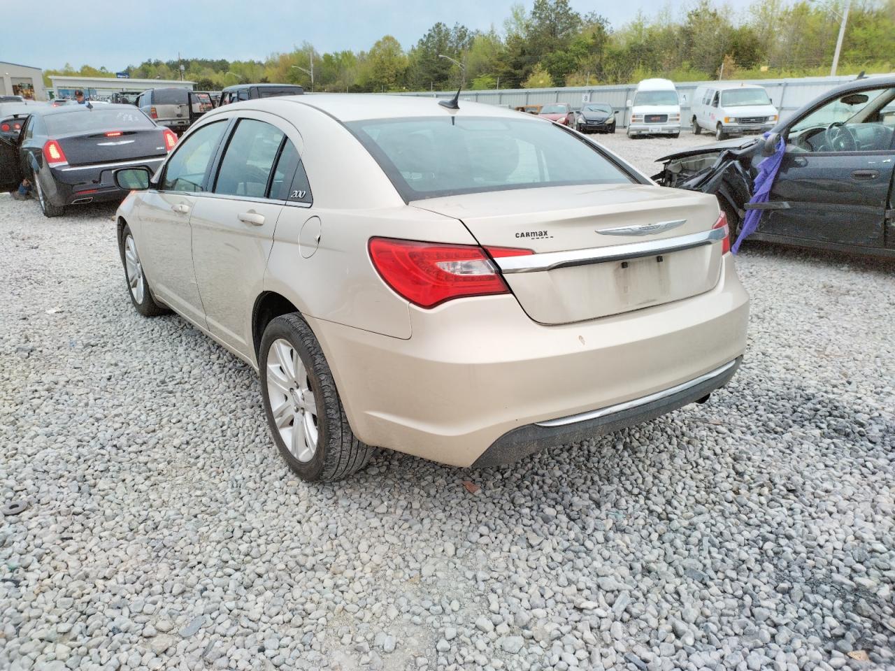 Photo 3 from auction – 2013 CHRYSLER 200 LX with VIN 1C3CCBAB2DN669786