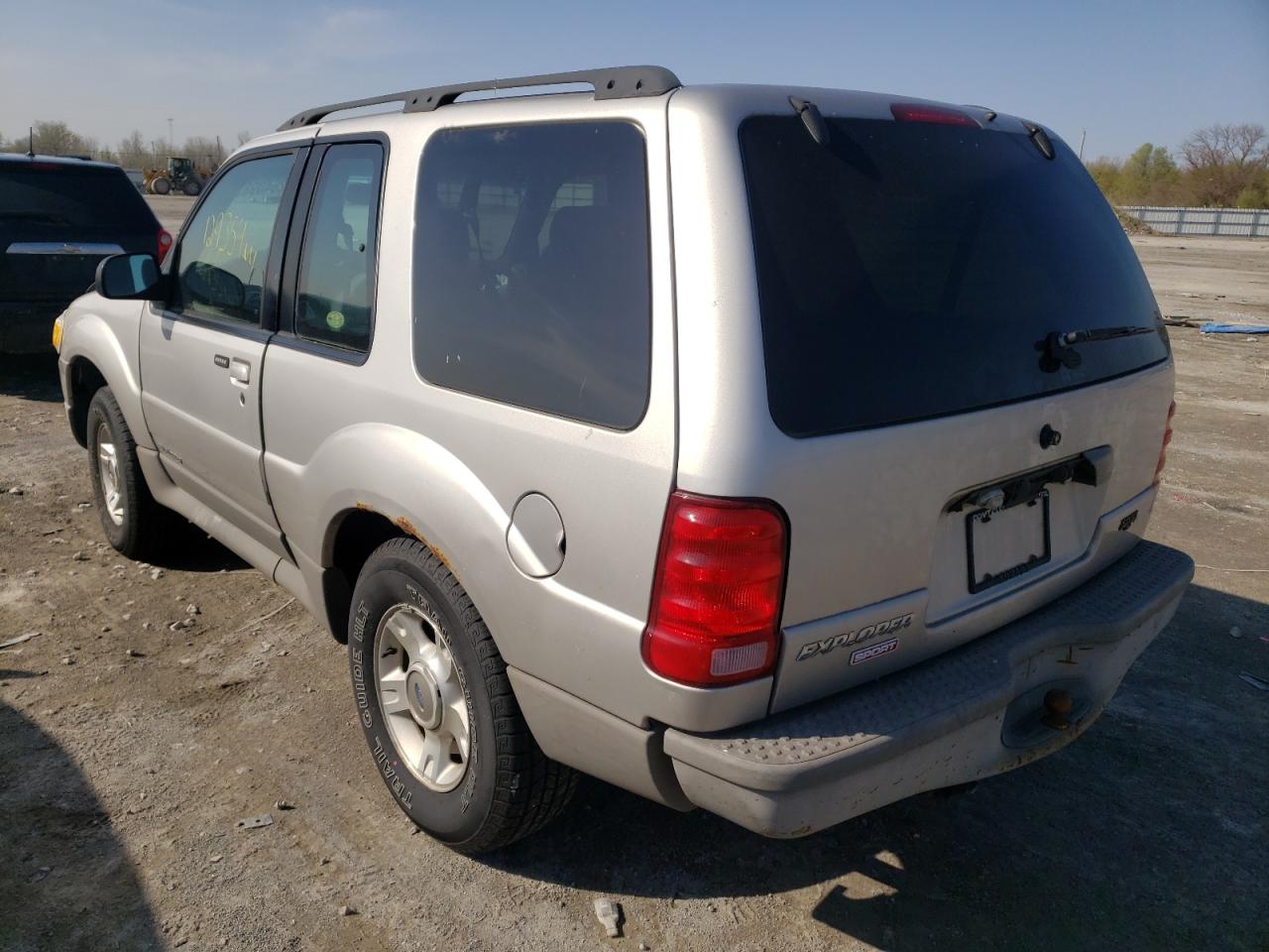 Photo 3 from auction – 2002 FORD EXPLORER S with VIN 1FMZU70E42UC93280