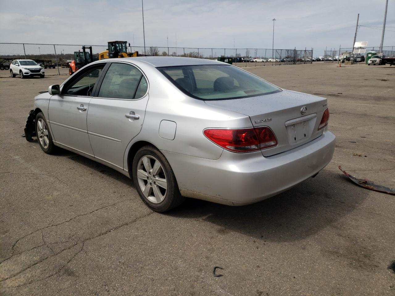 Photo 3 from auction – 2005 LEXUS ES 330 with VIN JTHBA30G855082797