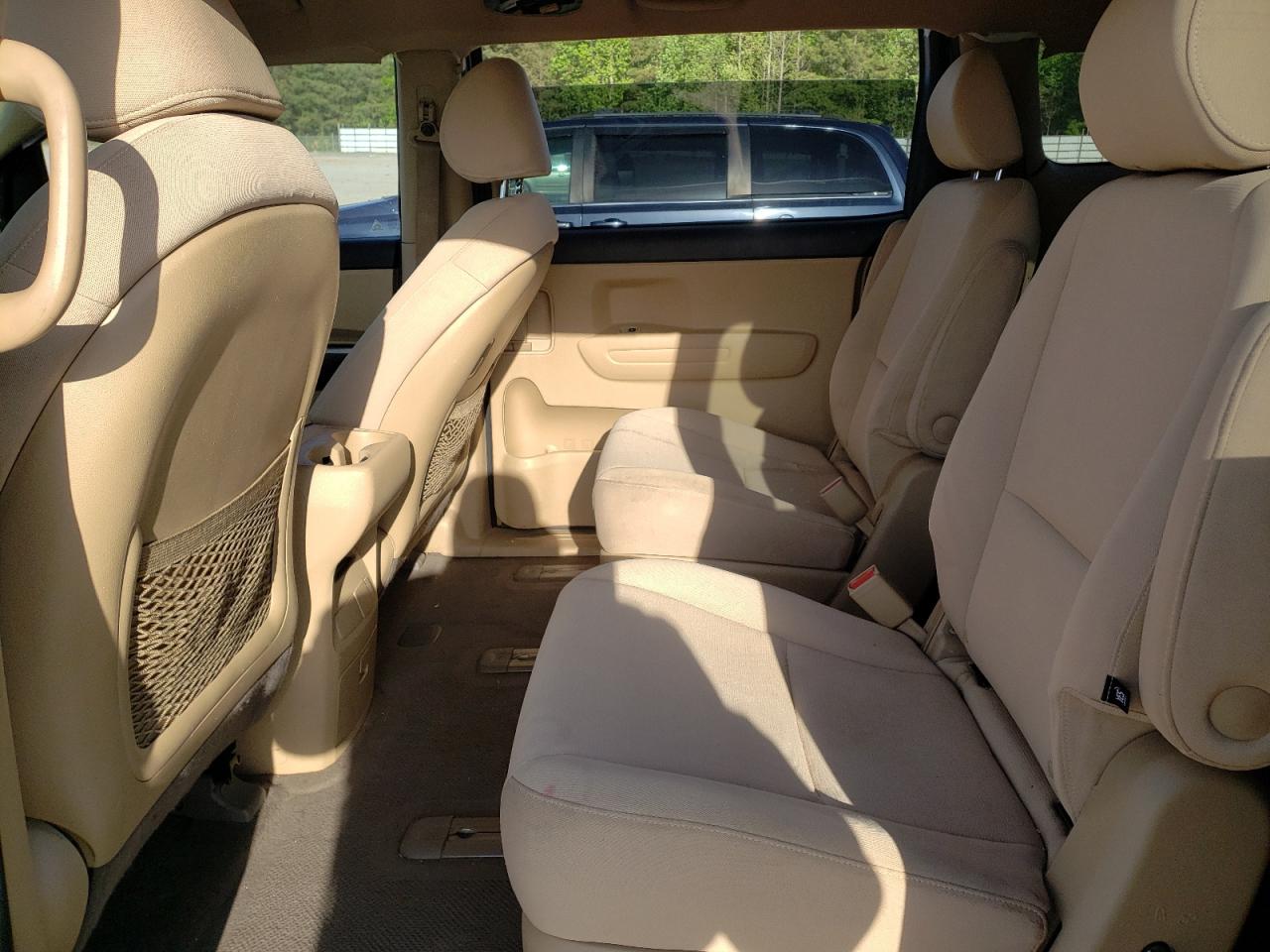 Photo 6 from auction – 2015 KIA SEDONA LX with VIN KNDMB5C17F6022032