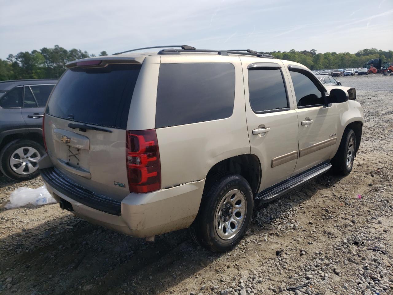 Photo 4 from auction – 2011 CHEVROLET TAHOE C150 with VIN 1GNSCAE03BR165691