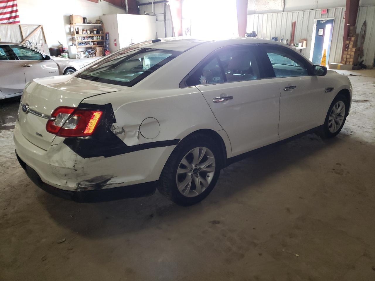 Photo 4 from auction – 2011 FORD TAURUS SEL with VIN 1FAHP2EW0BG169412