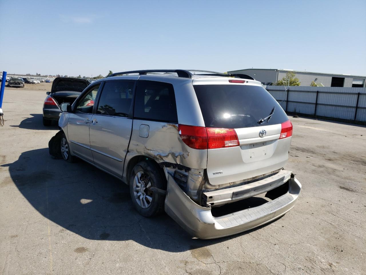 Photo 3 from auction – 2004 TOYOTA SIENNA CE with VIN 5TDZA23CX4S049456