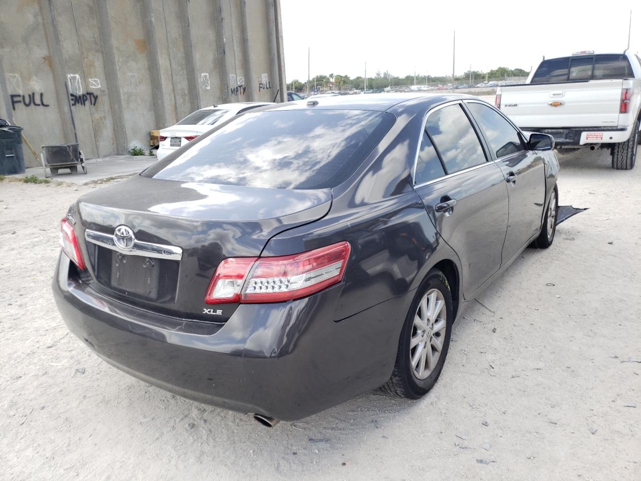 Photo 4 from auction – 2011 TOYOTA CAMRY BASE with VIN 4T1BF3EK5BU171126